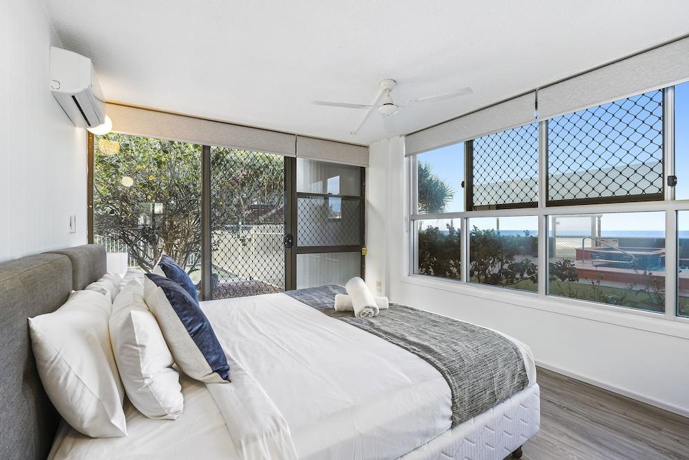 President Holiday Apartments - Absolute Beachfront Gold Coast Bagian luar foto
