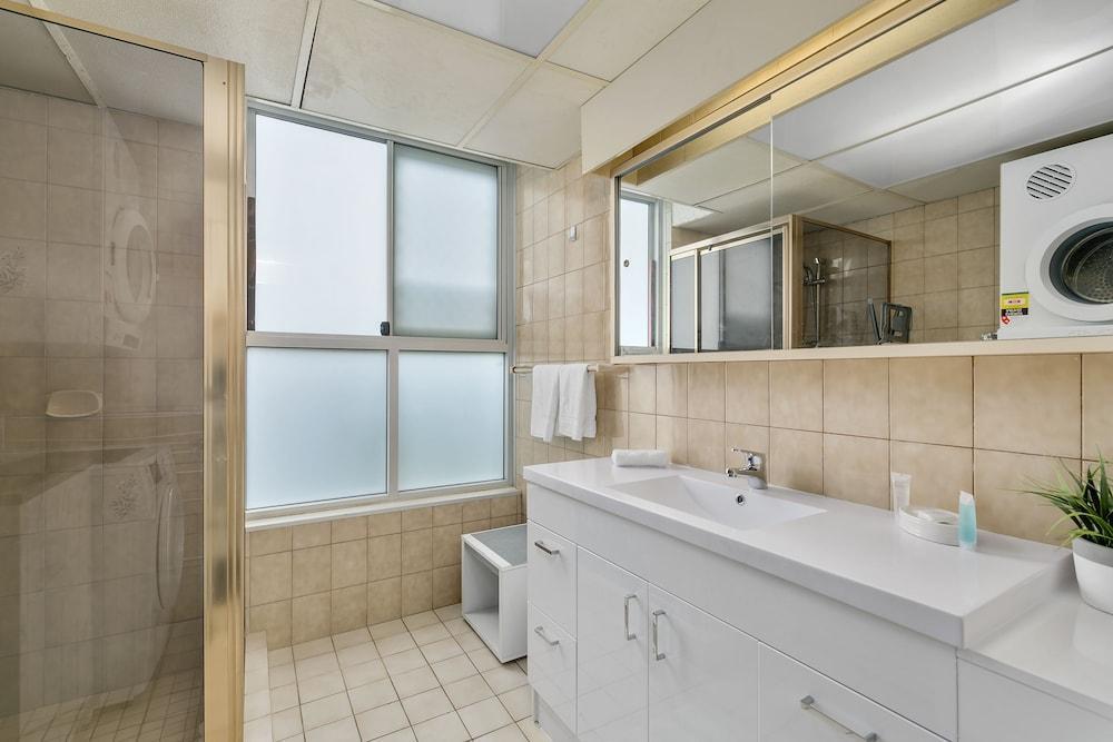 President Holiday Apartments - Absolute Beachfront Gold Coast Bagian luar foto