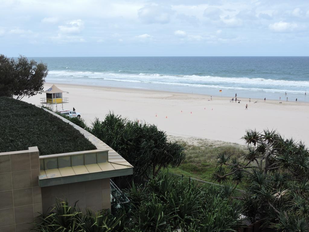President Holiday Apartments - Absolute Beachfront Gold Coast Bagian luar foto