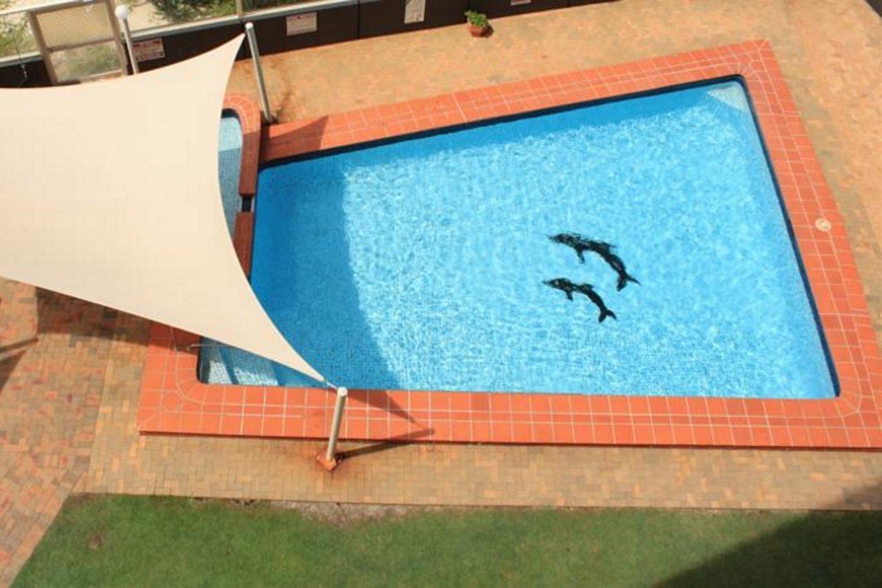 President Holiday Apartments - Absolute Beachfront Gold Coast Bagian luar foto