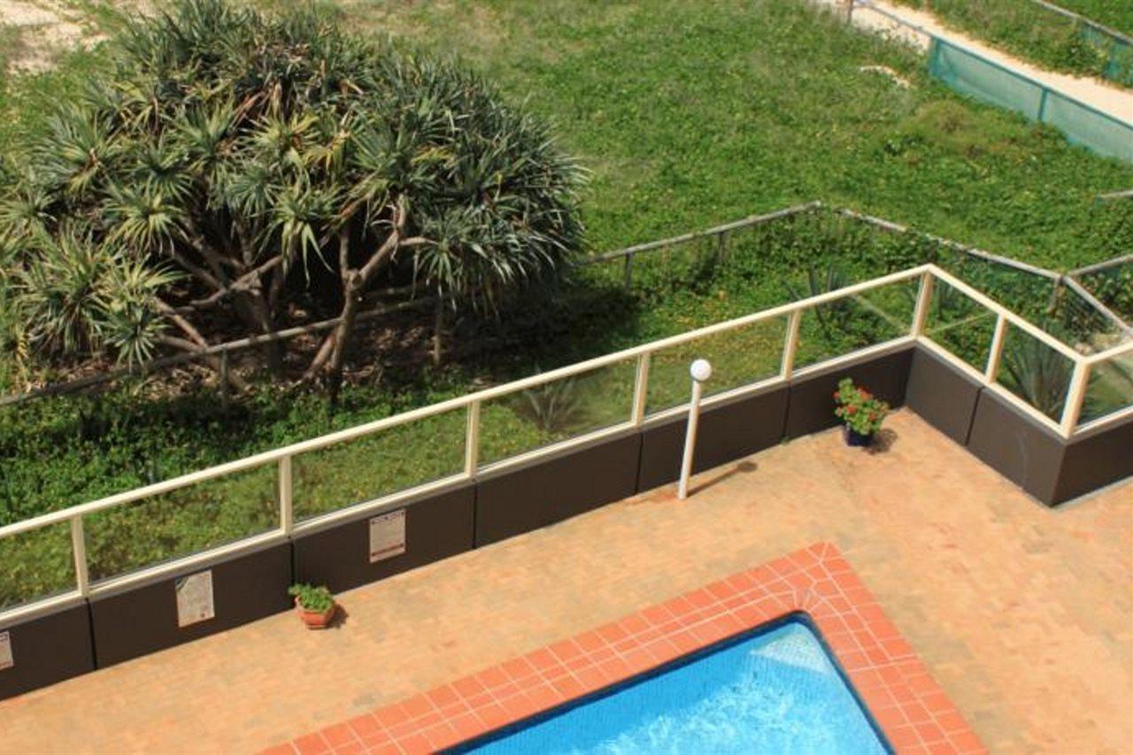 President Holiday Apartments - Absolute Beachfront Gold Coast Bagian luar foto