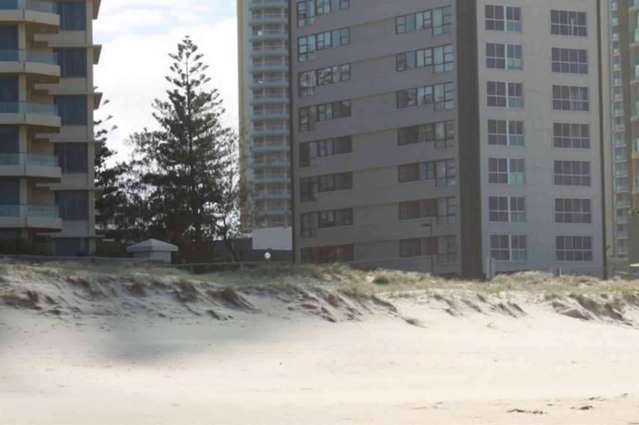 President Holiday Apartments - Absolute Beachfront Gold Coast Bagian luar foto