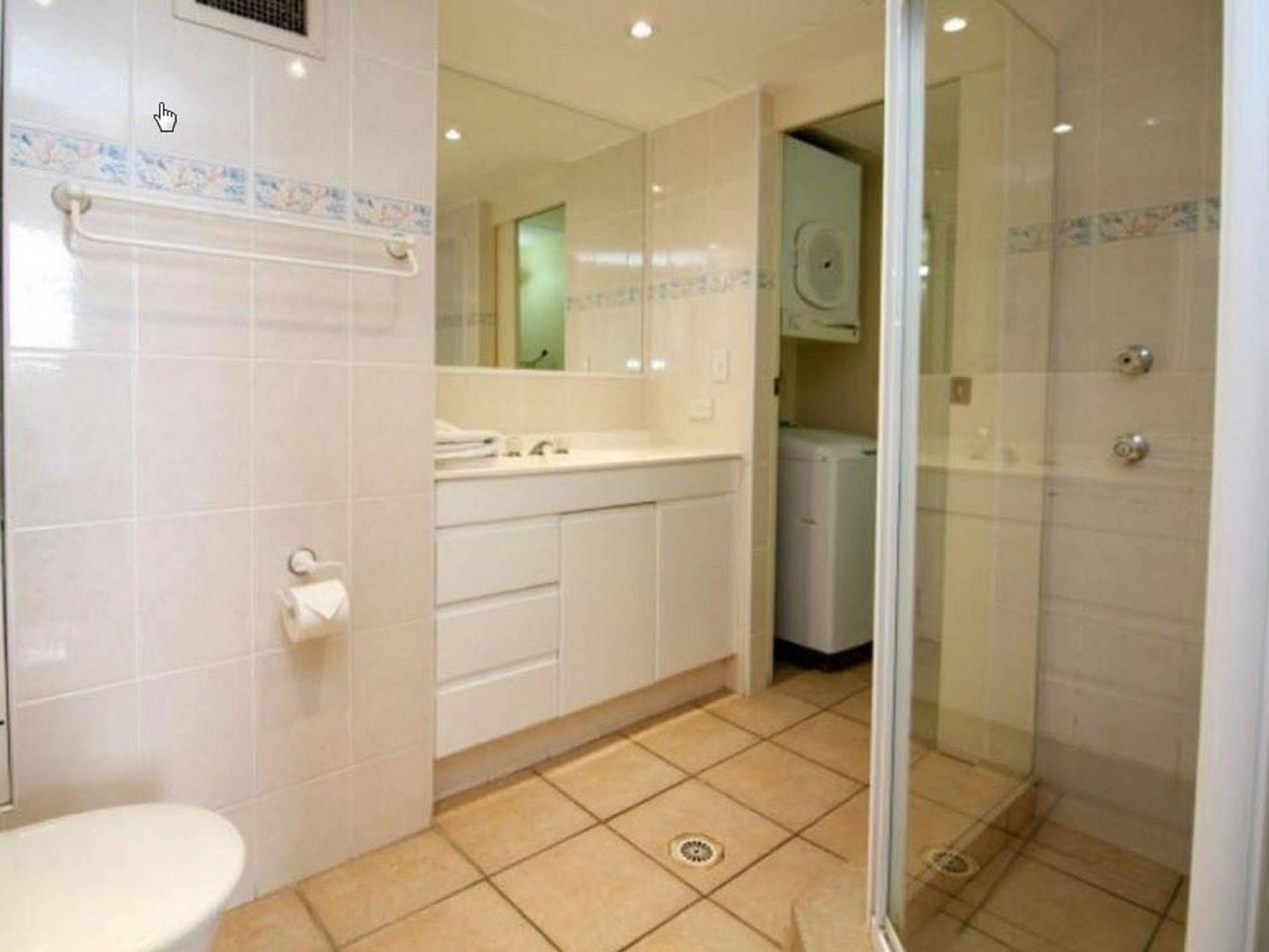 President Holiday Apartments - Absolute Beachfront Gold Coast Bagian luar foto