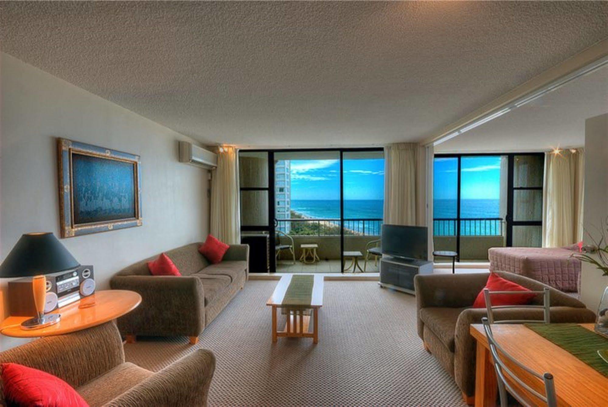 President Holiday Apartments - Absolute Beachfront Gold Coast Bagian luar foto
