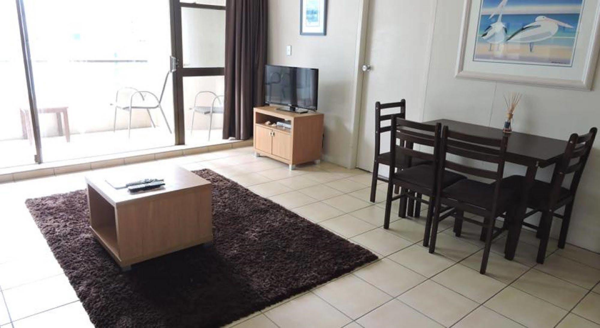 President Holiday Apartments - Absolute Beachfront Gold Coast Bagian luar foto