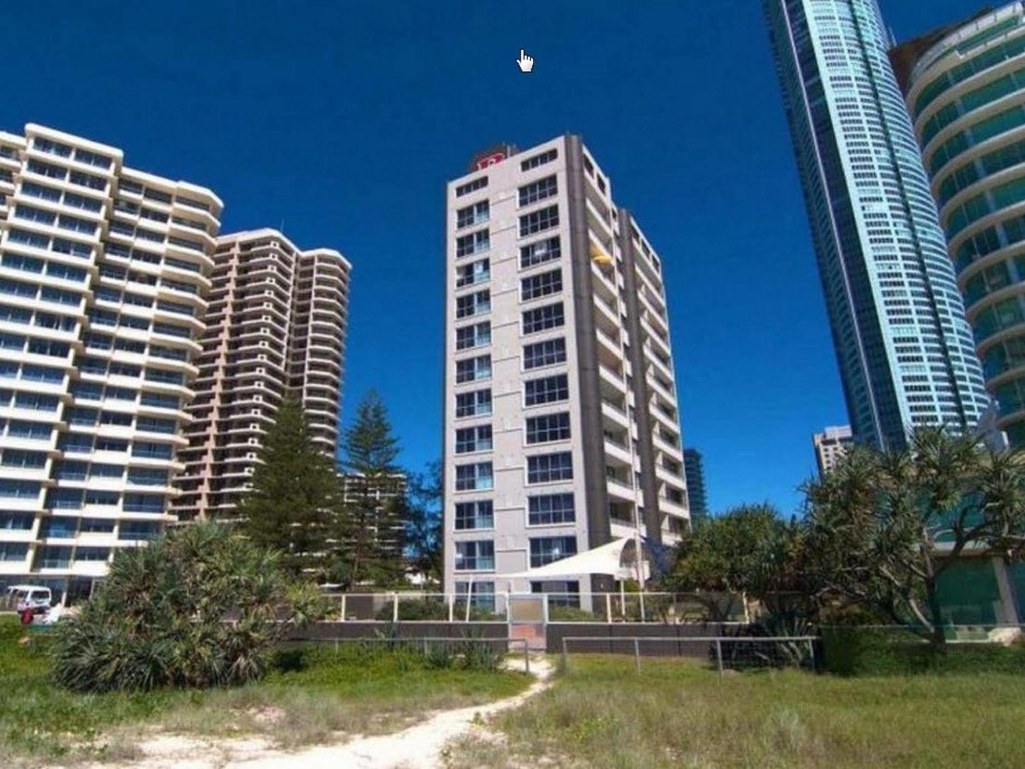 President Holiday Apartments - Absolute Beachfront Gold Coast Bagian luar foto