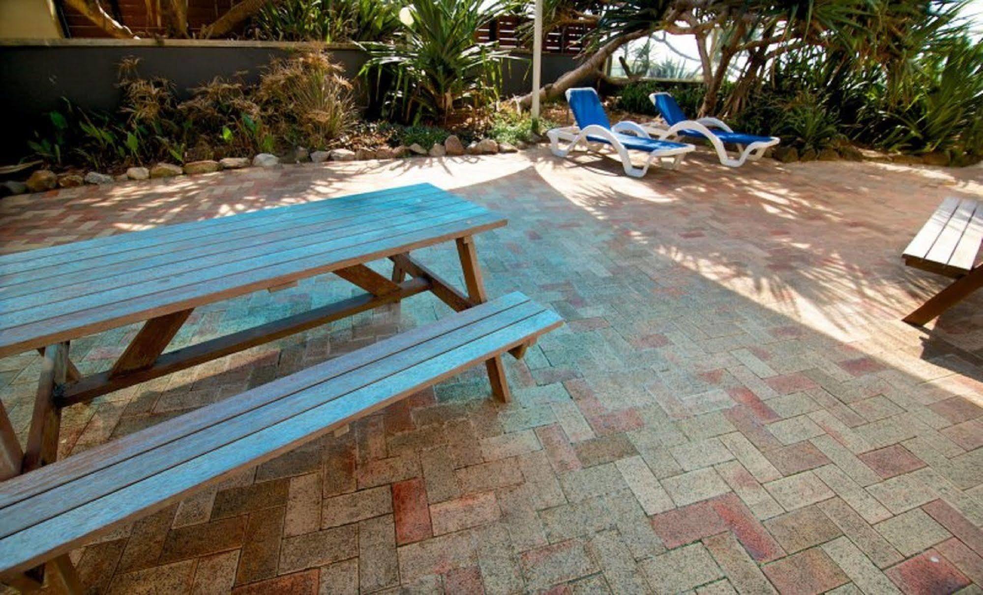 President Holiday Apartments - Absolute Beachfront Gold Coast Bagian luar foto
