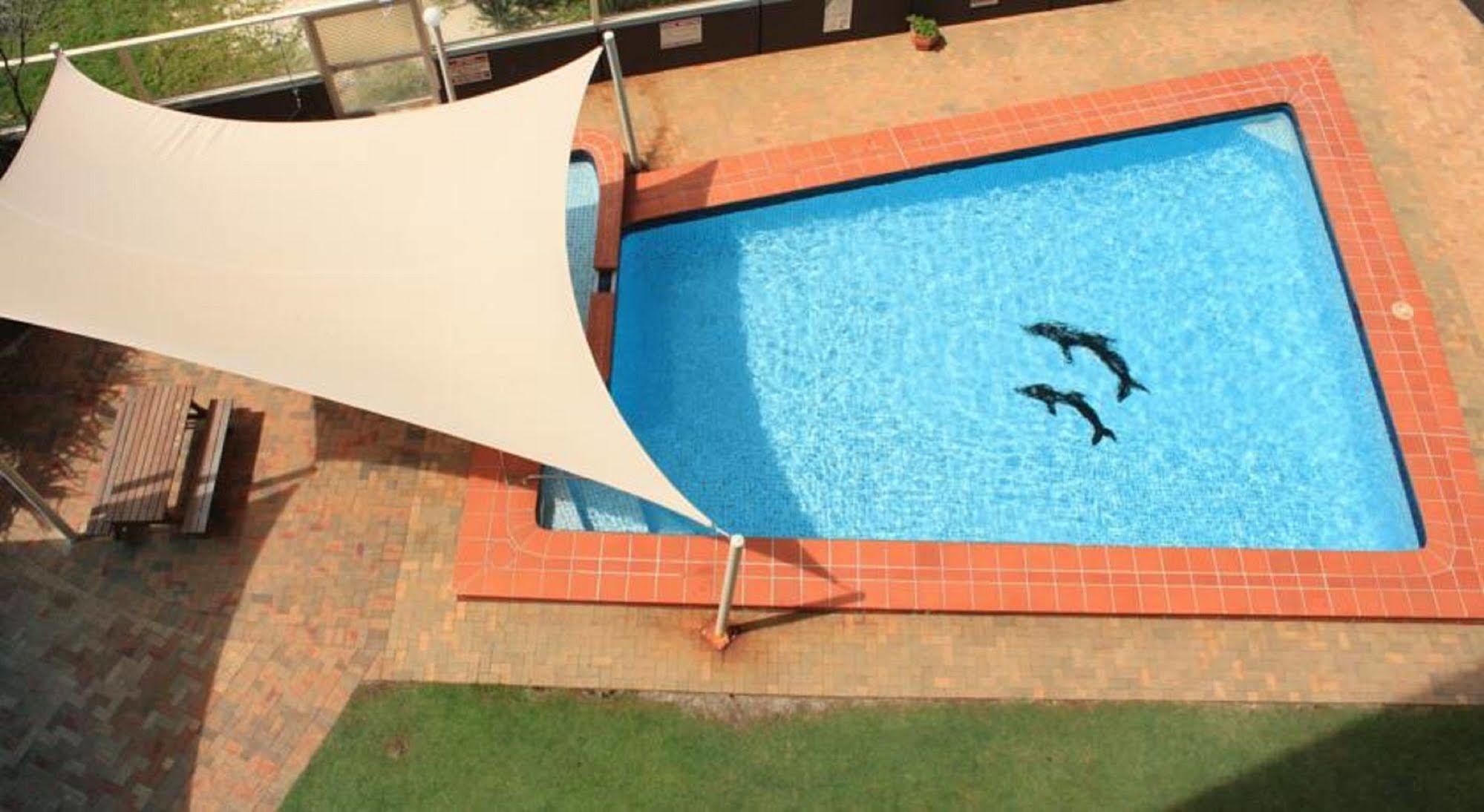President Holiday Apartments - Absolute Beachfront Gold Coast Bagian luar foto