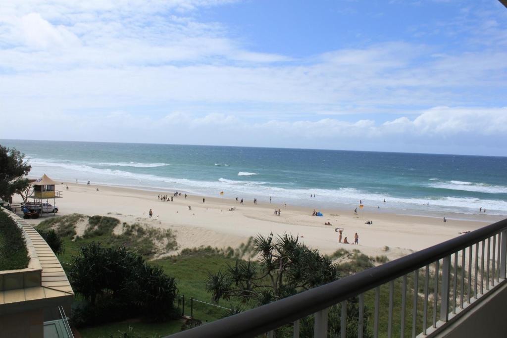 President Holiday Apartments - Absolute Beachfront Gold Coast Bagian luar foto