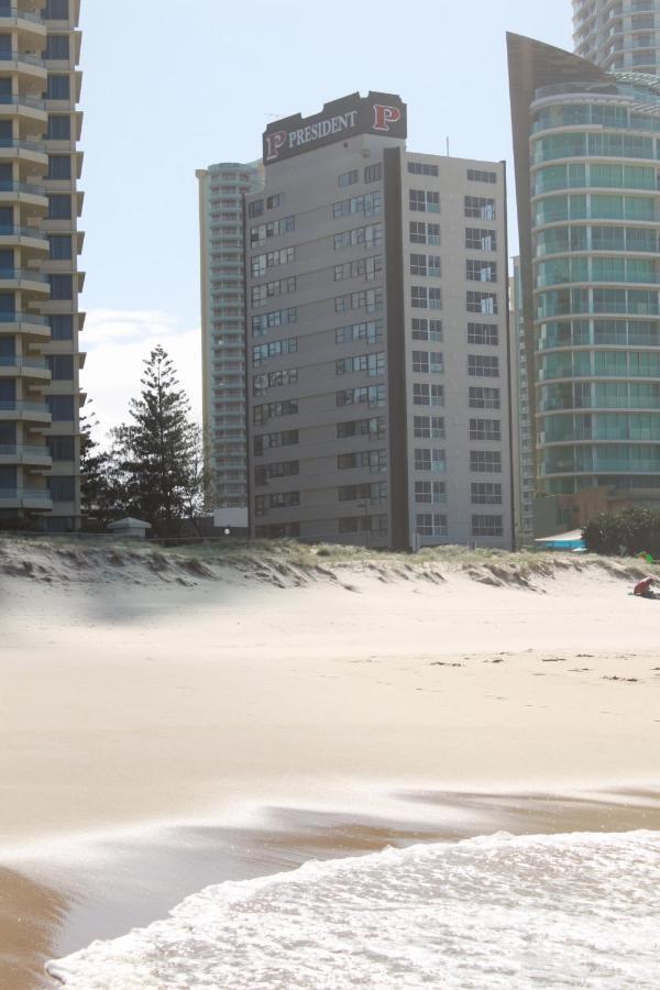 President Holiday Apartments - Absolute Beachfront Gold Coast Bagian luar foto